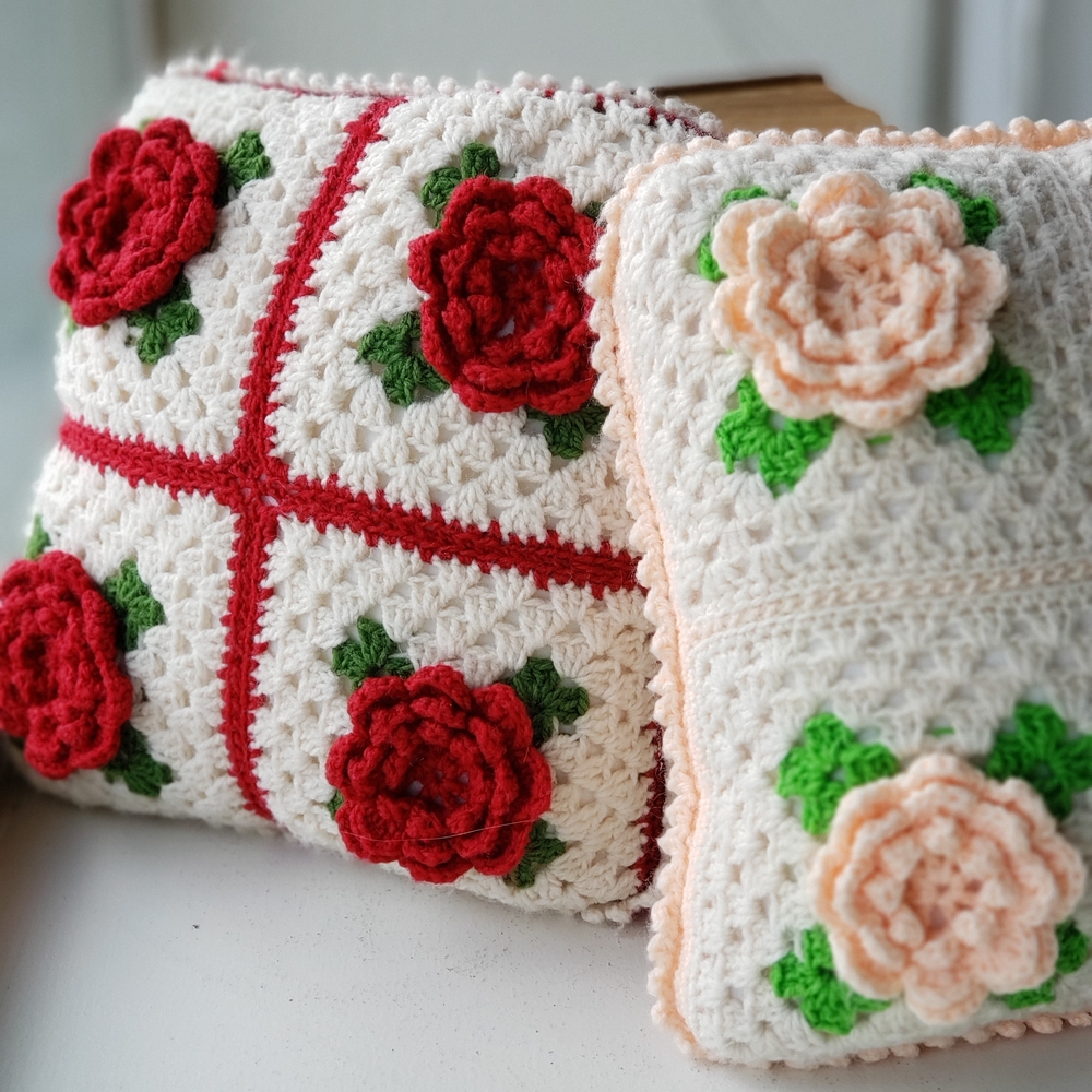 1970s Vintage Grandmacore Cottagecore Flower Rose Pillow Crochet Handmade